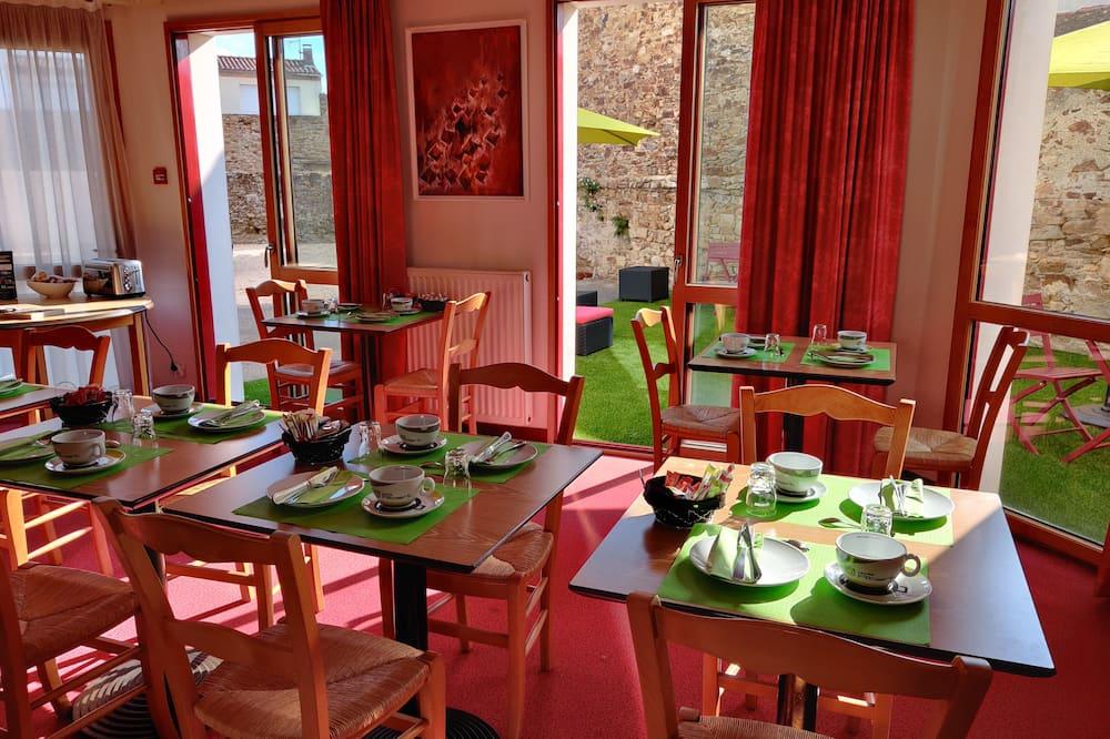 Hotel La Bosselle Pays de Loire - Saint-Philbert-de-Grand-Lieu visuel 4/5 Hotel La Bosselle Pays de Loire - Saint-Philbert-de-Grand-Lieu visuel 4/5