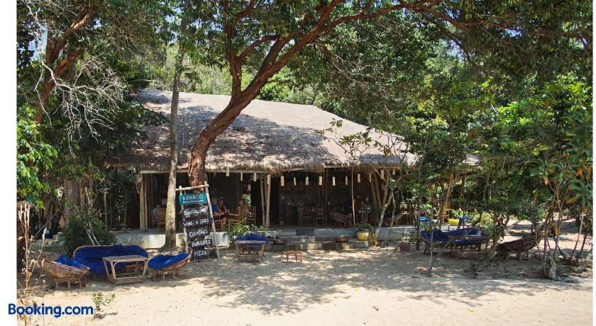 booking-3125063-209825051 Sunboo Beach Bungalows