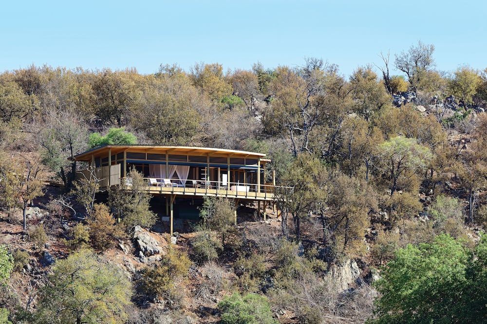 The Outpost & Pel's Post