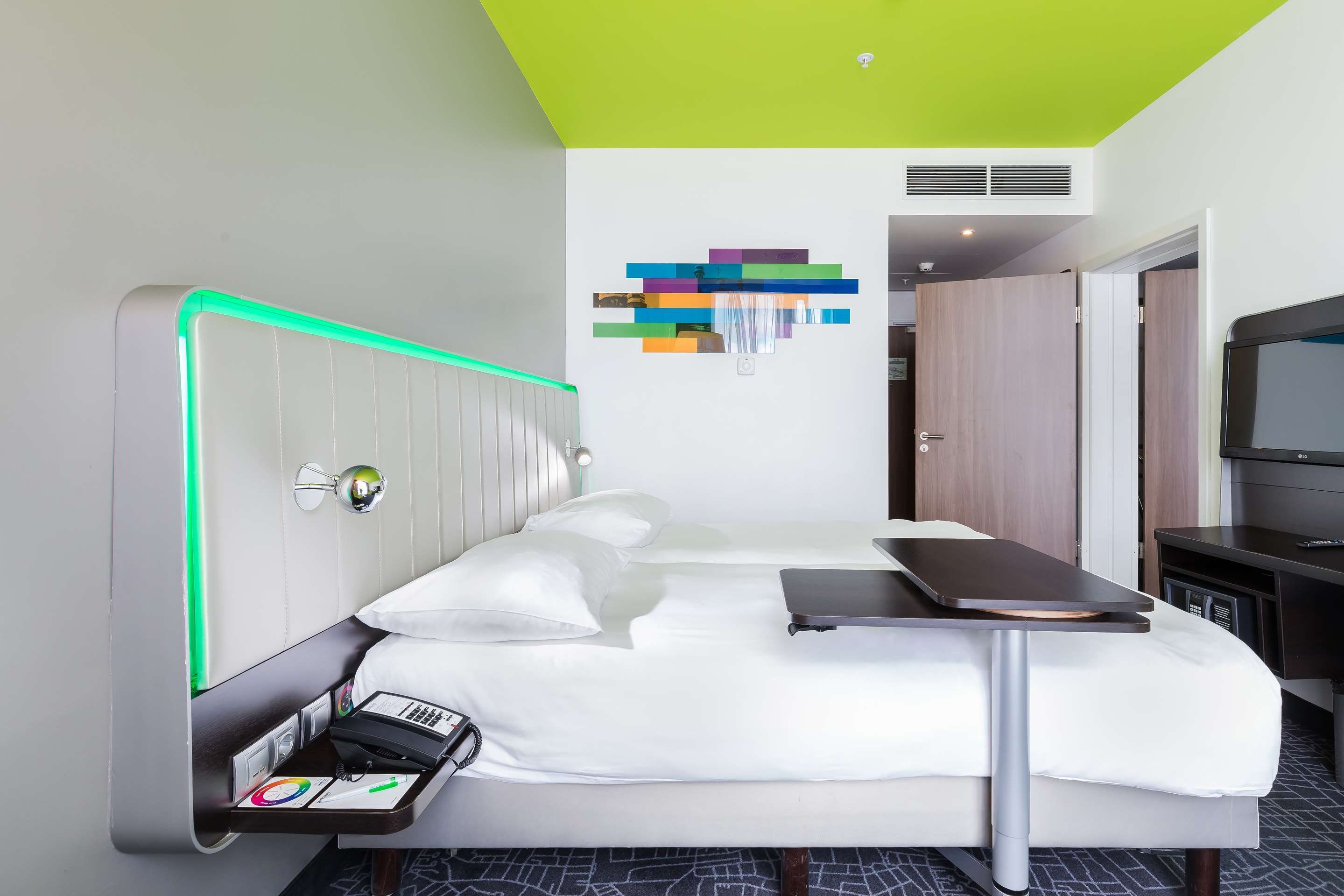 Cosmos Saint-Petersburg Pulkovo Apt Htl