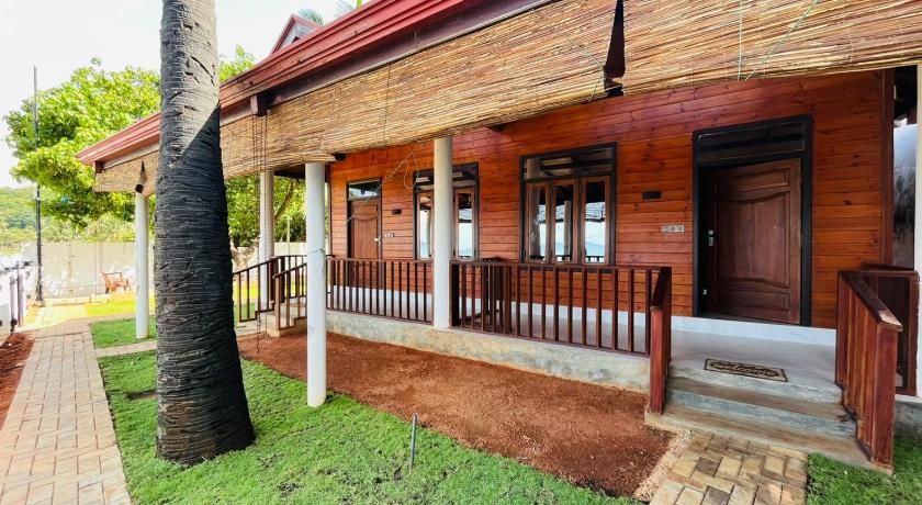 Janas Blue Water Corner