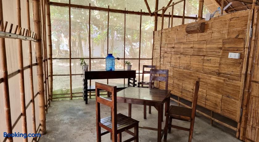 booking-898259-504585423-364104 Sunboo Beach Bungalows