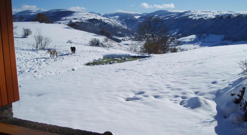 Domaine de la Chaux de Revel Auvergne - Saint-Martin-Valmeroux visuel 1/5 Domaine de la Chaux de Revel Auvergne - Saint-Martin-Valmeroux visuel 1/5