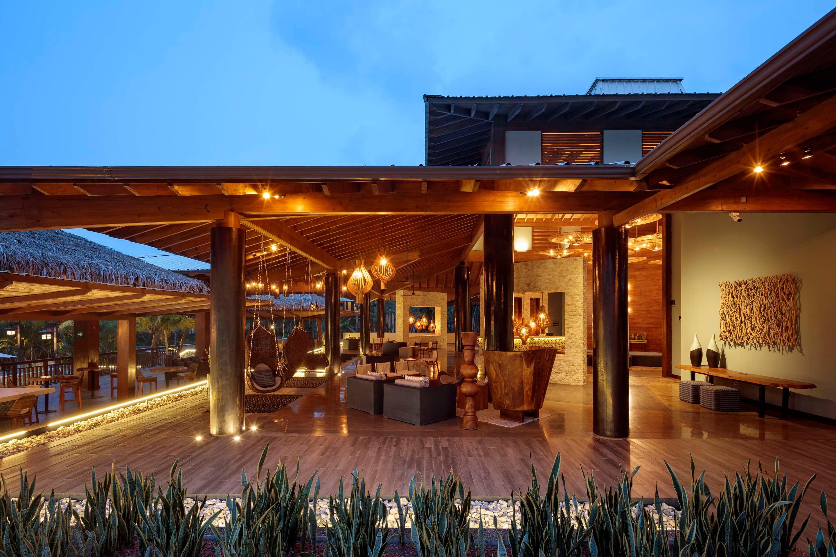 ice-2058707-108234577-578789 Indura Beach & Golf Resort Curio Collection By Hilton