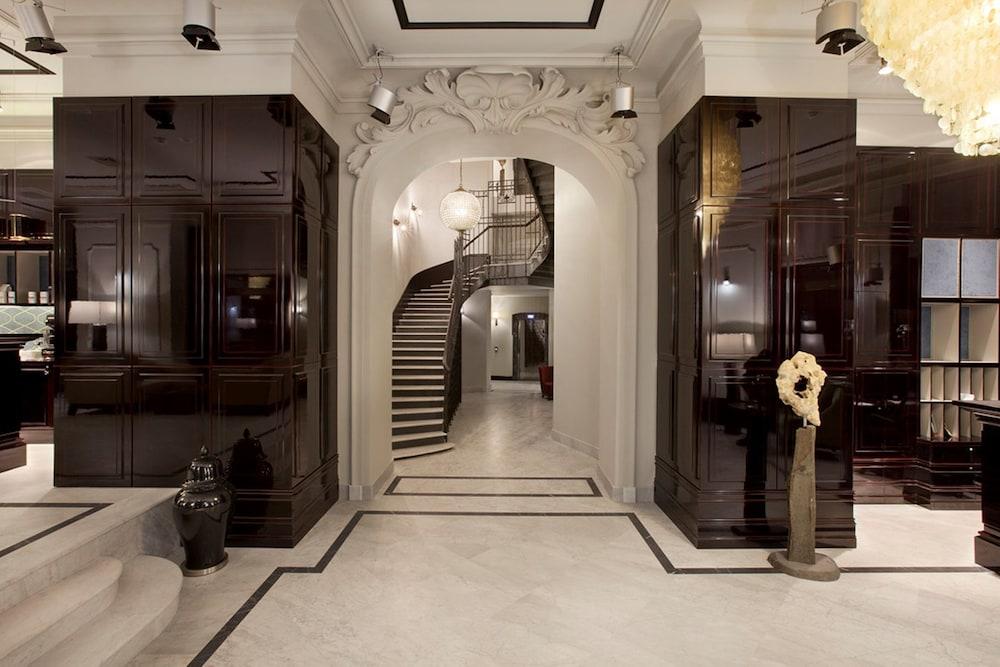 Astoria Hotel