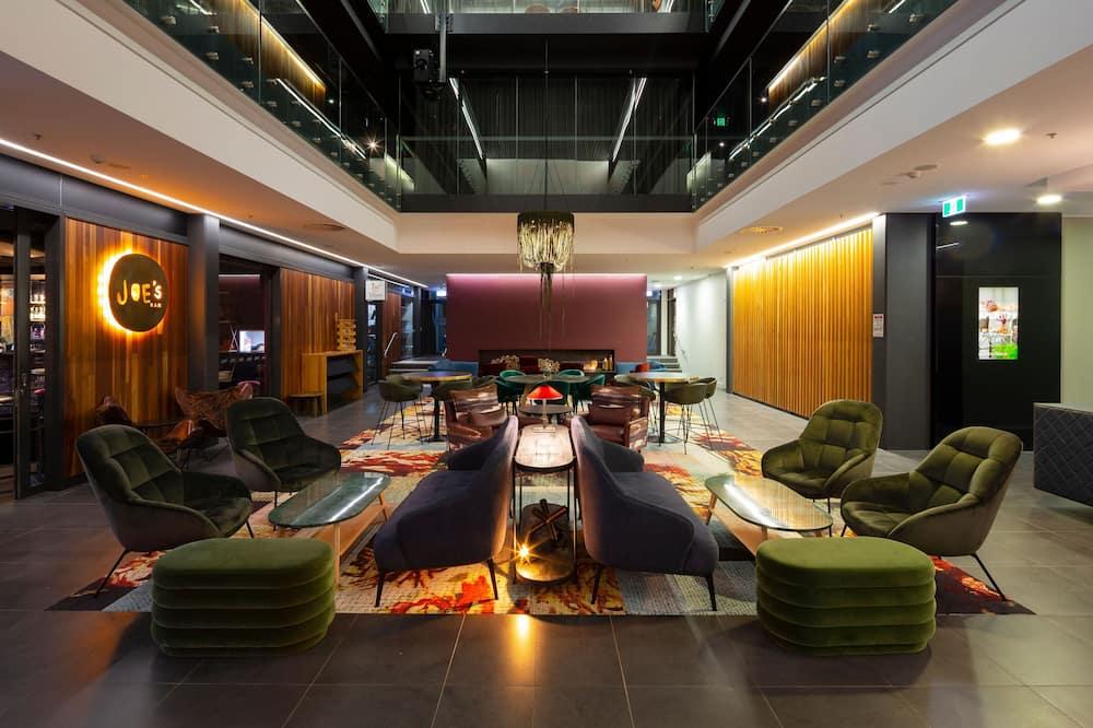 expediav2-676188-80ed9f-020817 East Hotel