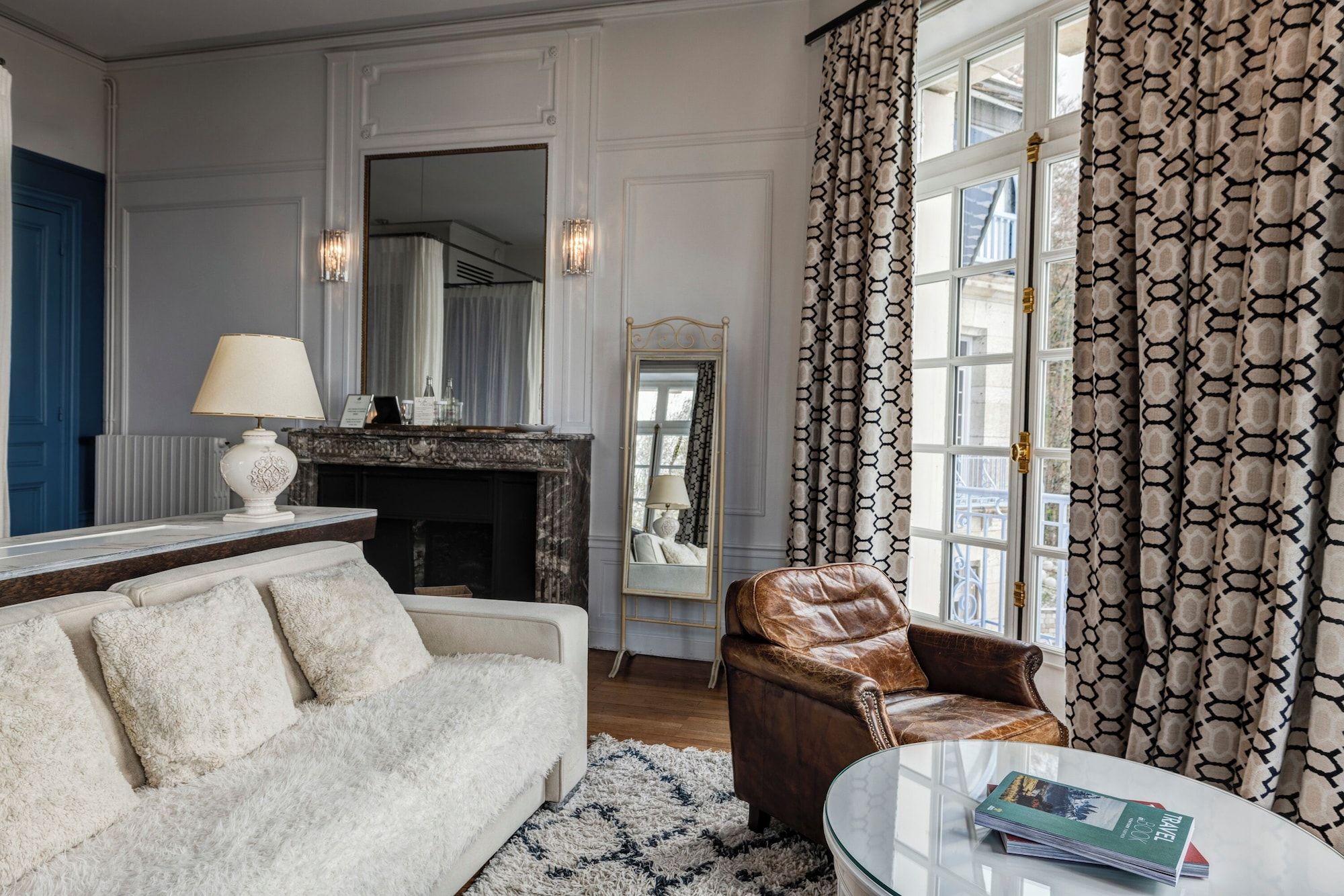 Chateau Des Avenieres — image 1 of 1