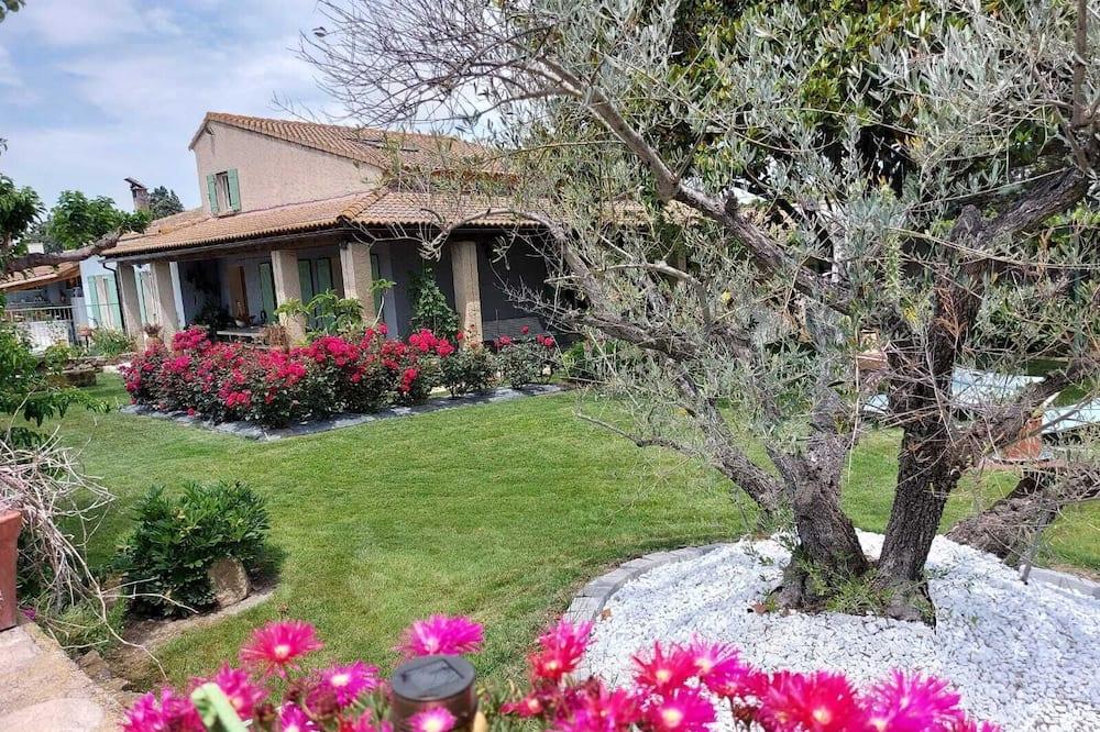 House / Villa Tarascon - Provence-Alpes-Côte d'Azur - Saint-Étienne-du-Grès visuel 4/5 House / Villa Tarascon - Provence-Alpes-Côte d'Azur - Saint-Étienne-du-Grès visuel 4/5