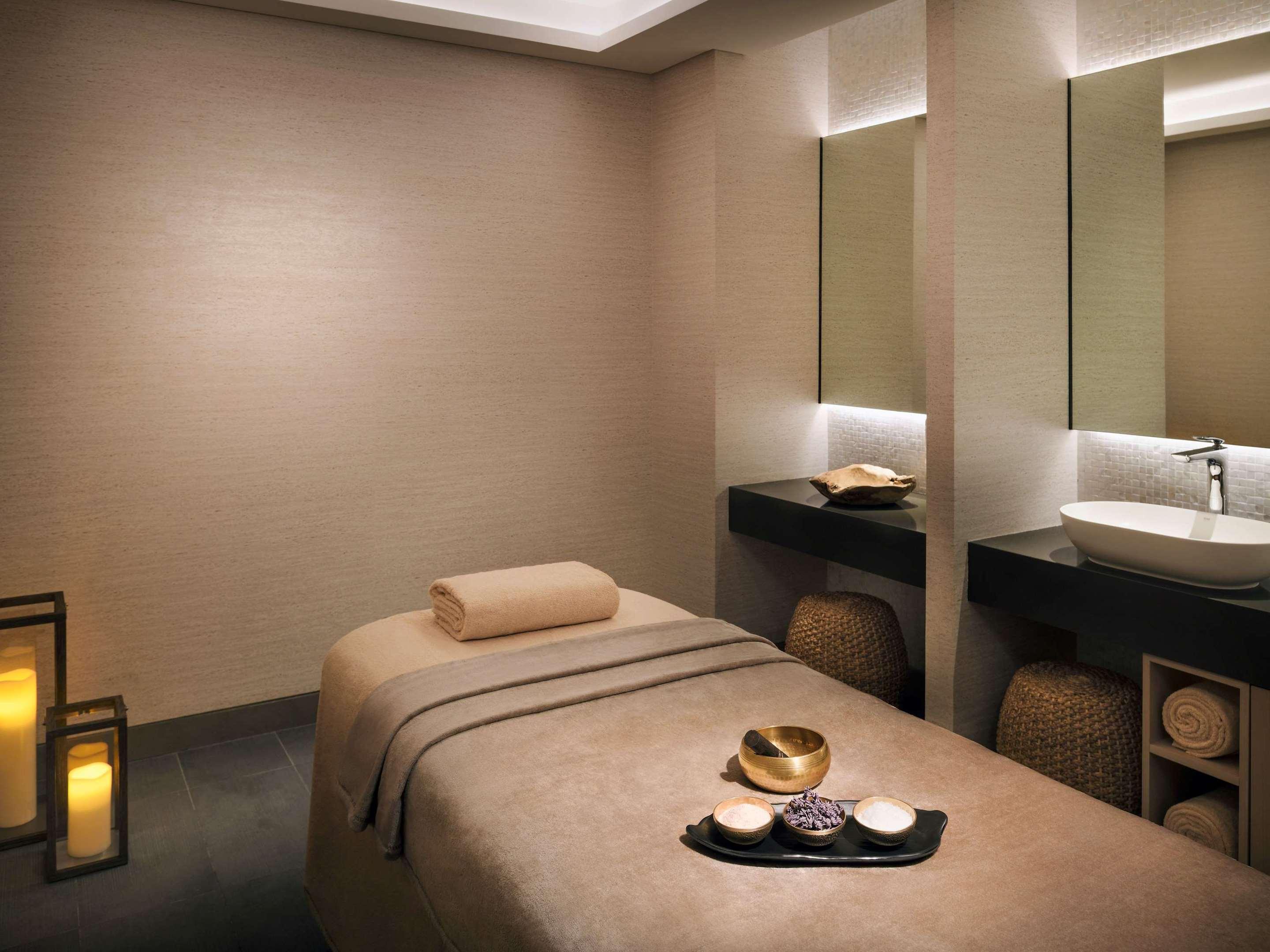 ice-1070419878-121355100-334308 Mövenpick Resort Al Marjan Island