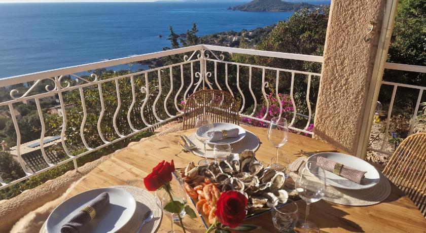Villa Rubis-vue mer à couper le souflle Provence-Alpes-Côte d'Azur - Saint-Raphaël visuel 2/10 Villa Rubis-vue mer à couper le souflle Provence-Alpes-Côte d'Azur - Saint-Raphaël visuel 2/10