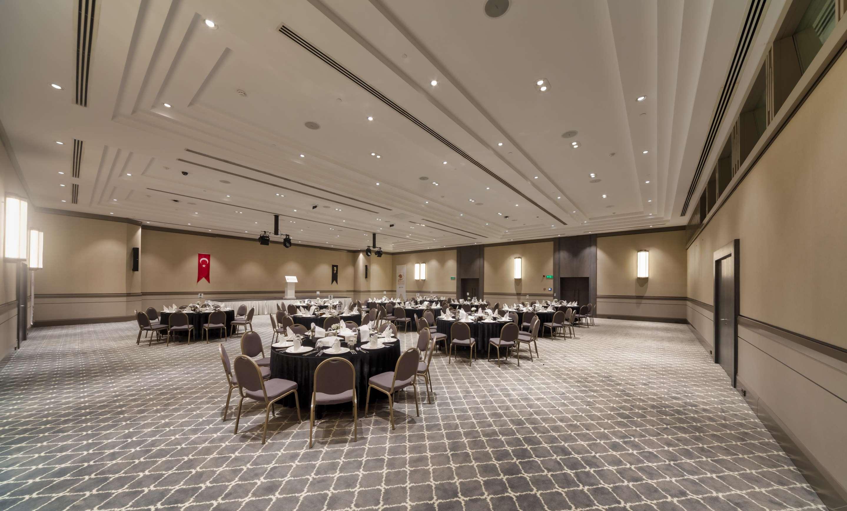ice-398381-64475b-880978 Mirage Park Resort