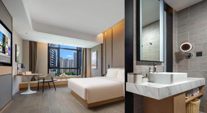 Atour Hotel Meizhou West Railway Station R&F Center