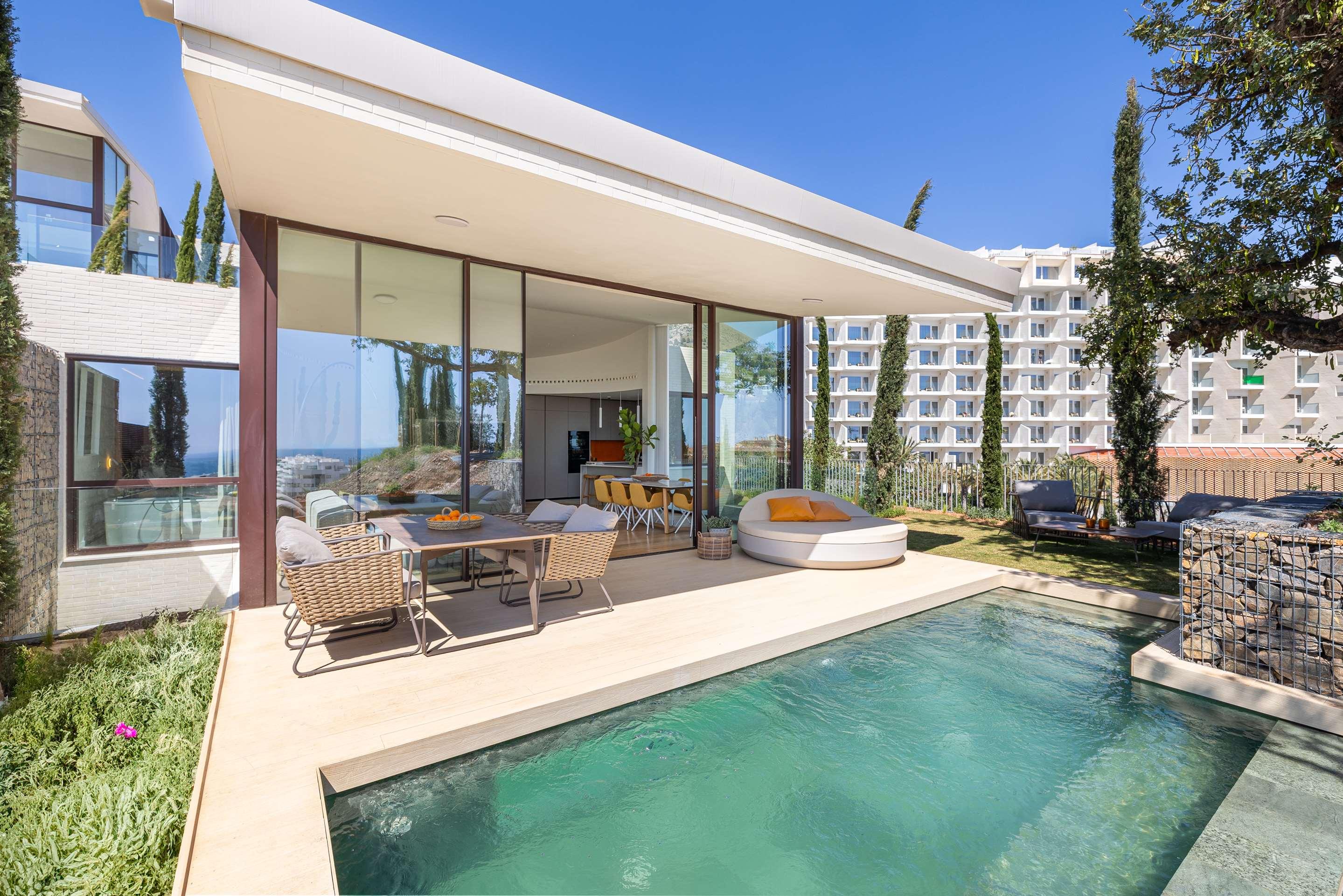 ice-1071367240-118218858-633174 Leiro Residences