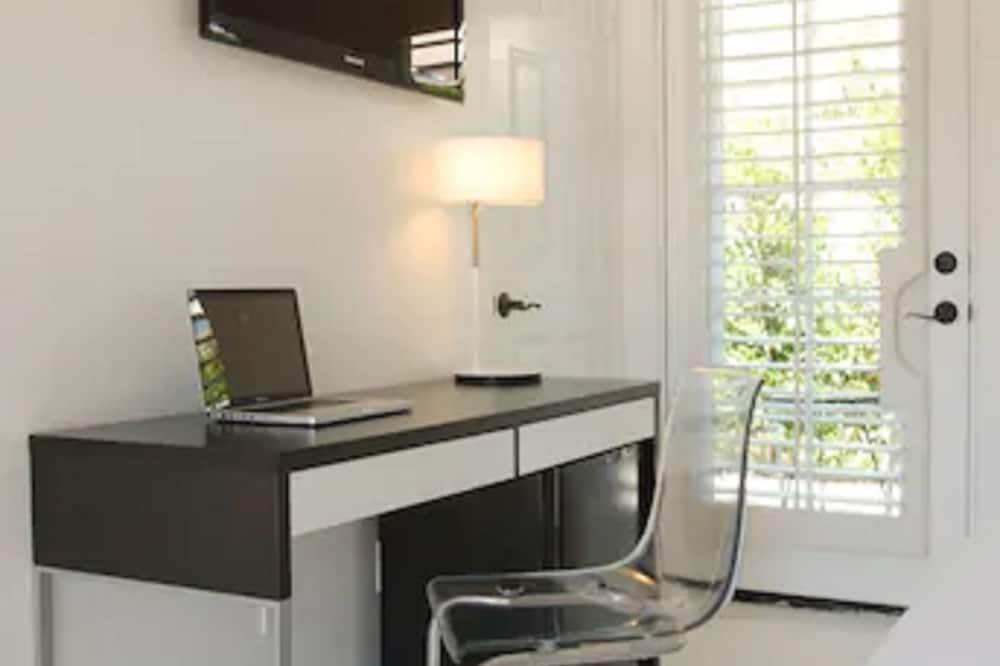 Alcazar Palm Springs