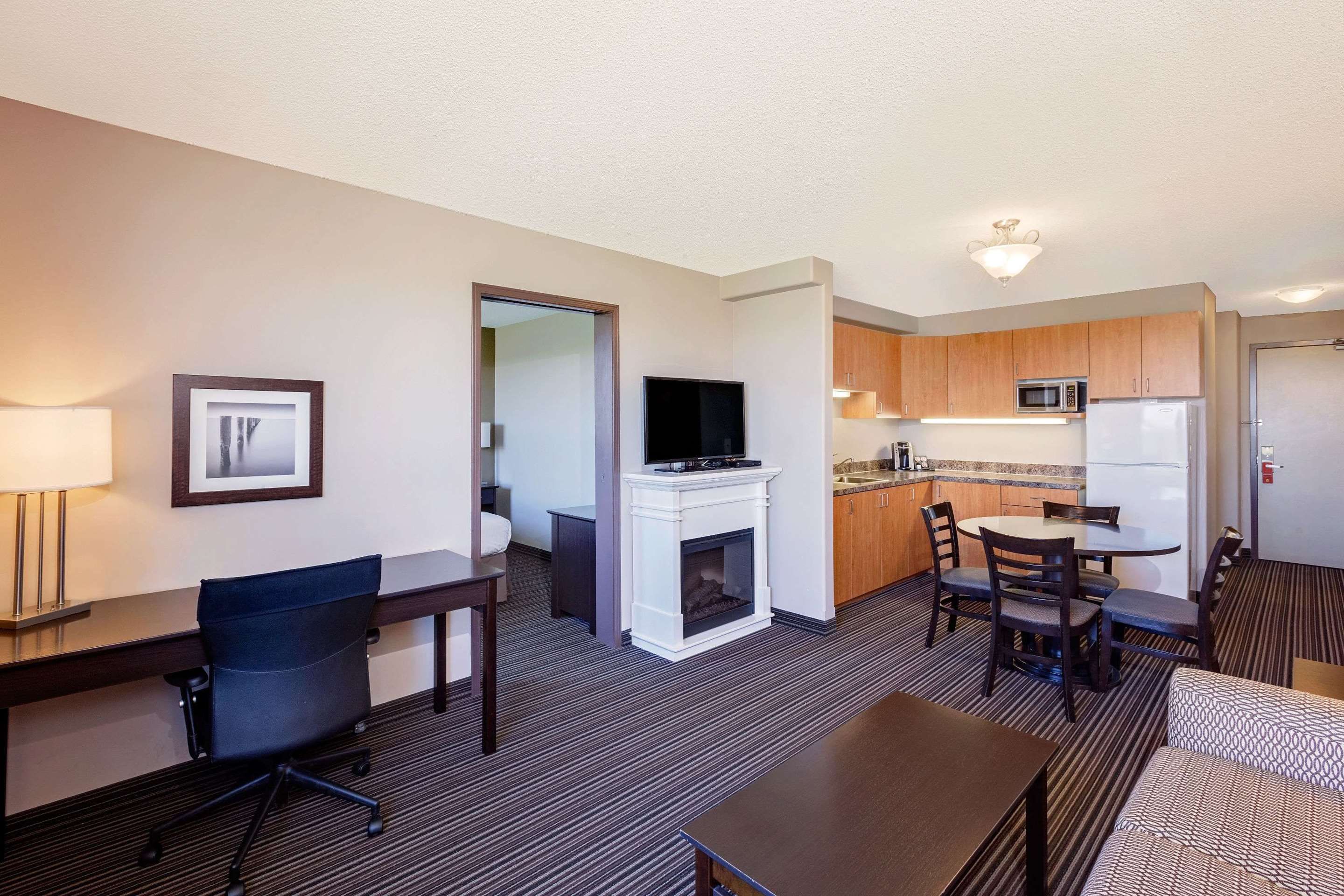 Super 8 by Wyndham Kapuskasing $104 ($̶1̶3̶0̶). Kapuskasing Hotel Deals