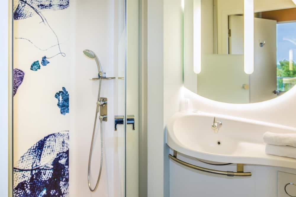 Ibis budget Clermont Ferrand le Brezet Aeroport Auvergne - Clermont-Ferrand visuel 2/5 Ibis budget Clermont Ferrand le Brezet Aeroport Auvergne - Clermont-Ferrand visuel 2/5