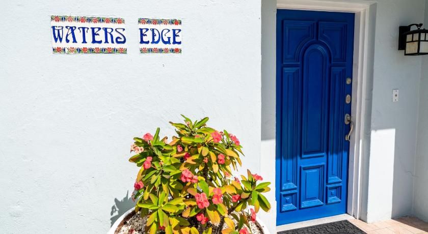 Water's Edge Villa - Oceanfront with Private Pool