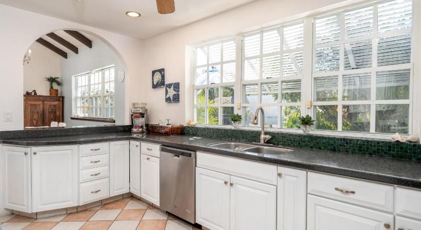 Water's Edge Villa - Oceanfront with Private Pool