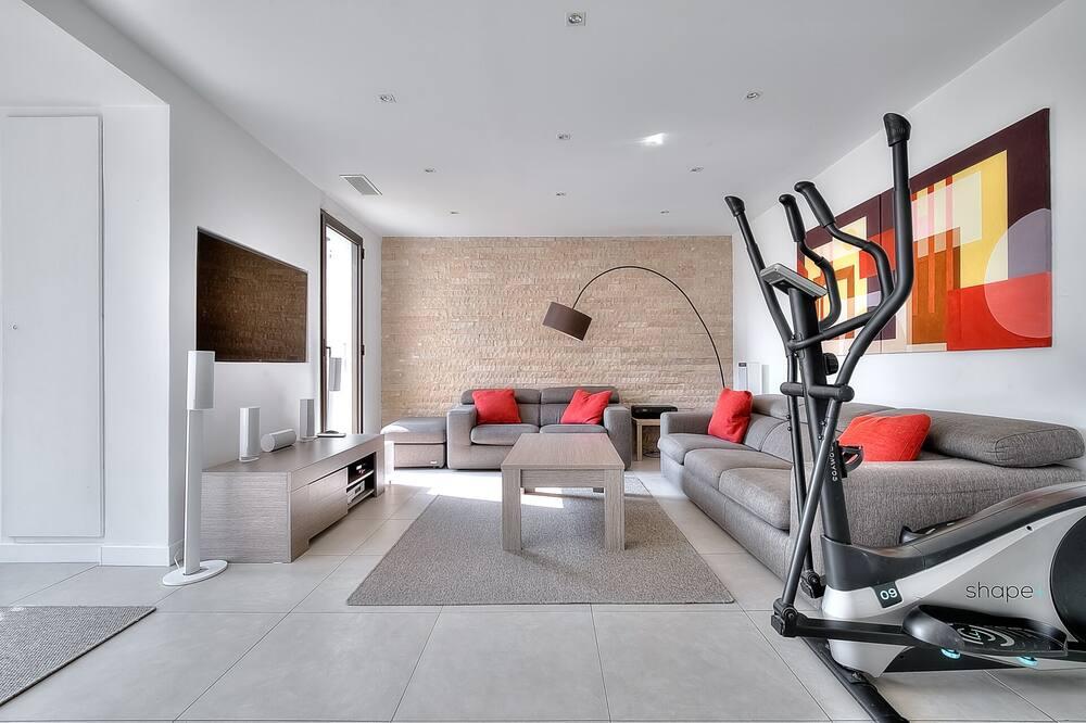 Villa with private pool on prestigious estate Provence-Alpes-Côte d'Azur - Villeneuve-Loubet visuel 3/5