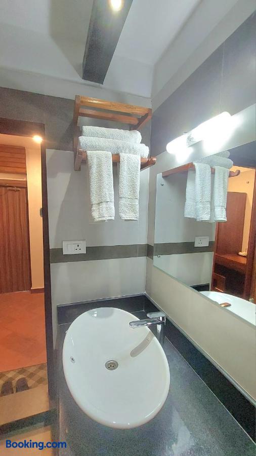 Royal Tiger Luxury Resort 4 Star