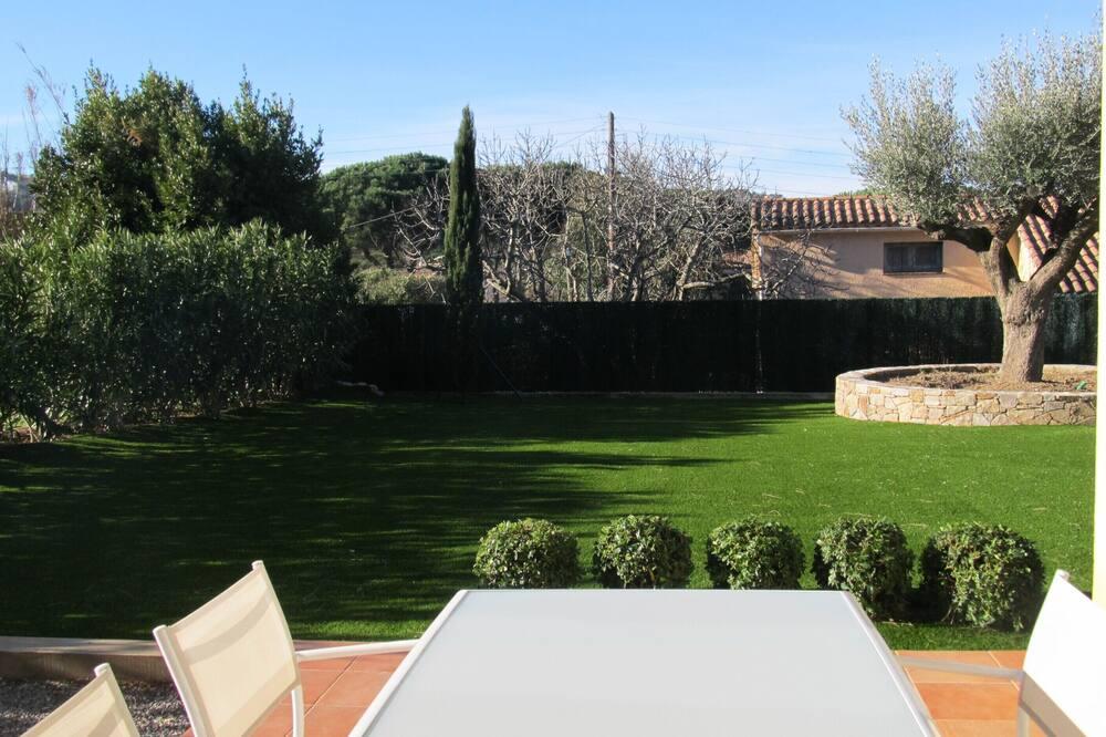 300 m from the beach, lovely new house in St Tropez with large garden Provence-Alpes-Côte d'Azur - Saint-Tropez visuel 3/5 300 m from the beach, lovely new house in St Tropez with large garden Provence-Alpes-Côte d'Azur - Saint-Tropez visuel 3/5