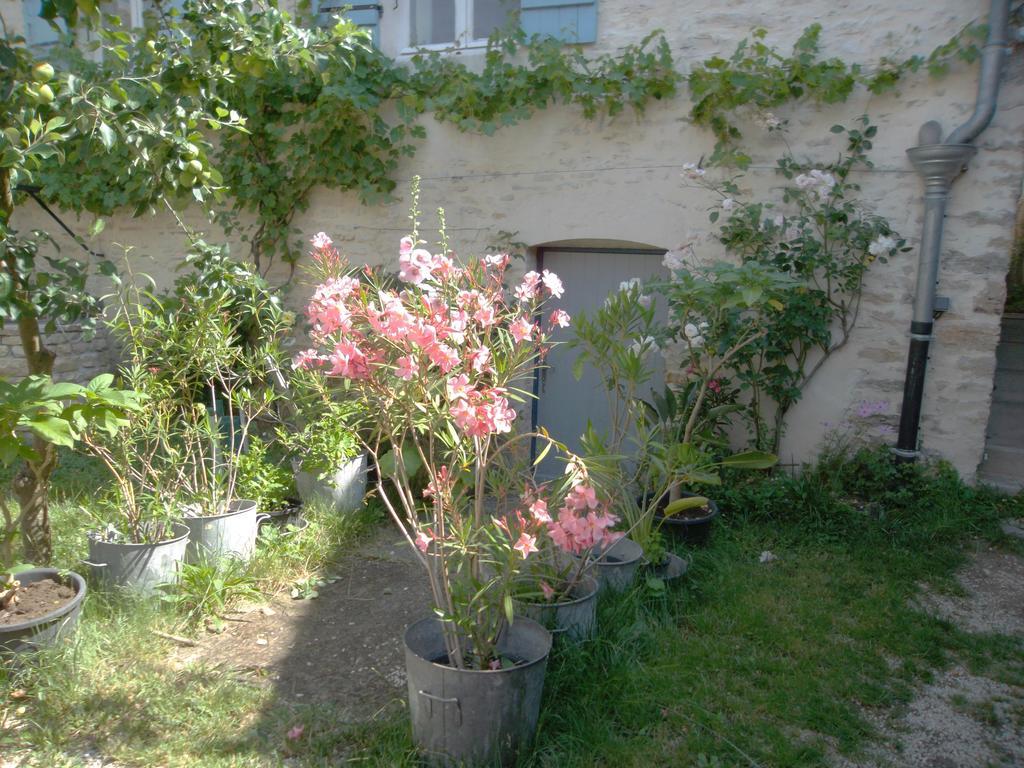 Les Trois Croix Bourgogne - Santenay visuel 4/5 Les Trois Croix Bourgogne - Santenay visuel 4/5