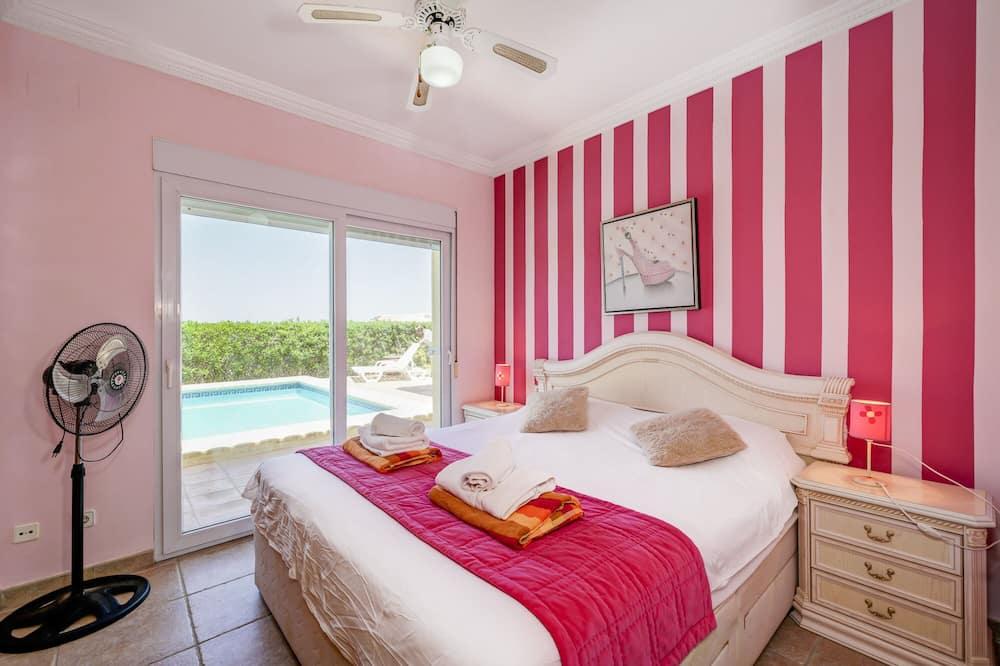 Cap Negre, with 4 bedrooms, sleeps 8, stunning sea views, pool & wifi Javea Kust van Valencia - Javea visuel 2/5 Cap Negre, with 4 bedrooms, sleeps 8, stunning sea views, pool & wifi Javea Kust van Valencia - Javea visuel 2/5