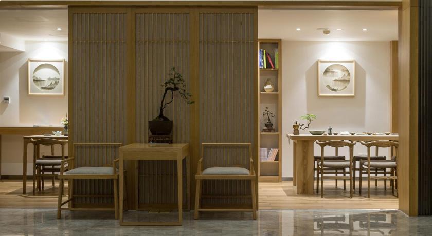 Bai Yun Qin She Boutique