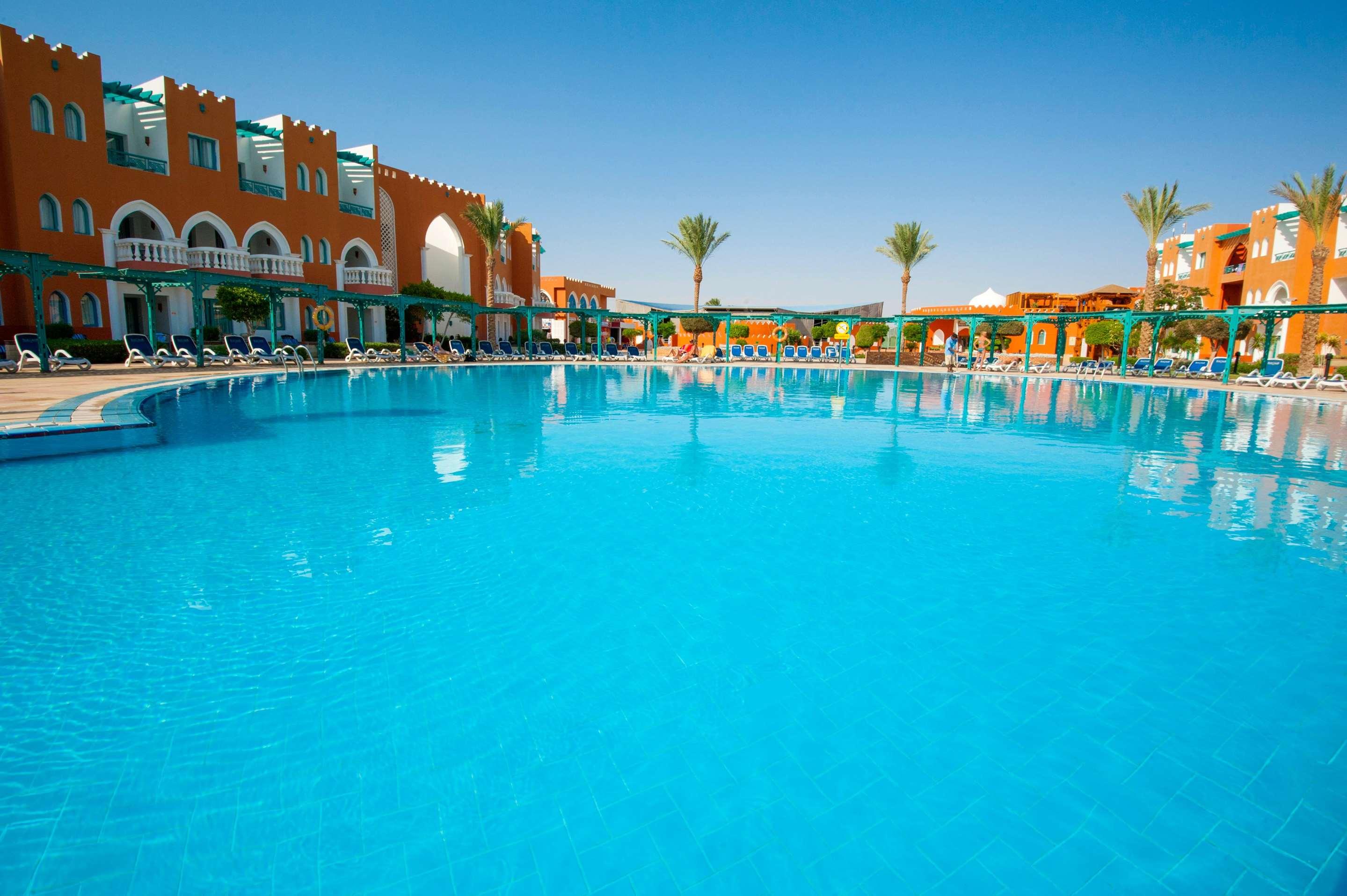 ice-132056-97033364-639379 Sunrise Garden Beach Resort
