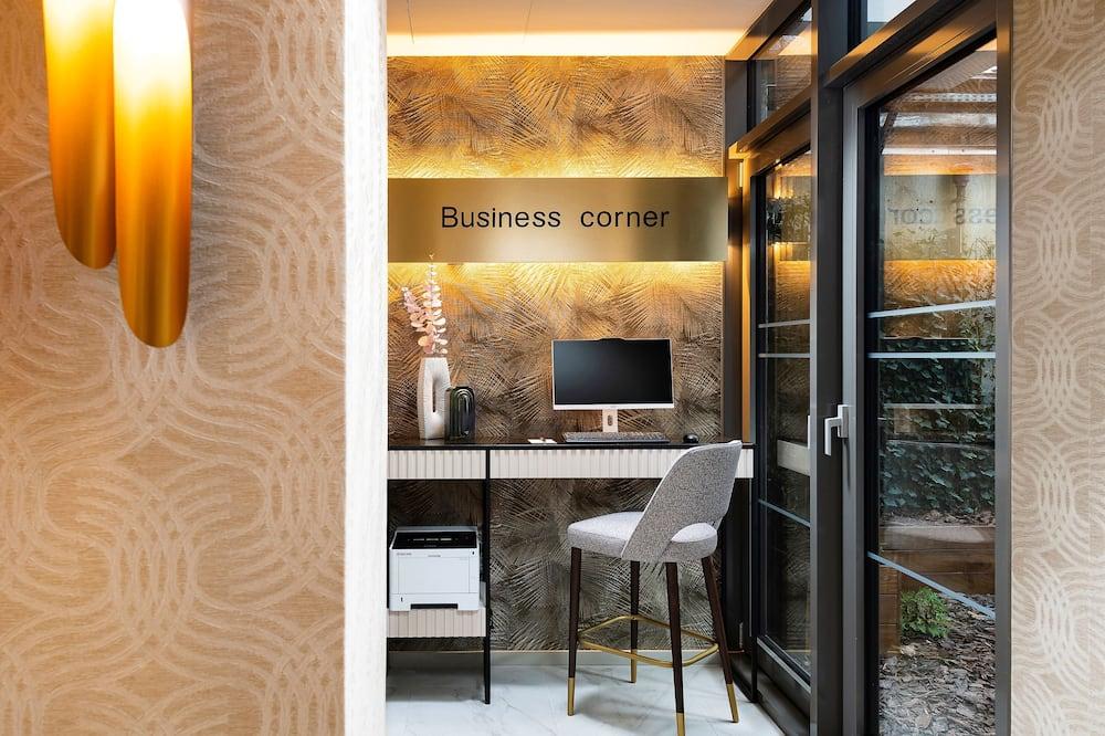 expedia_group-1071649059-100603649-378261 Three Corners Avenue Hotel