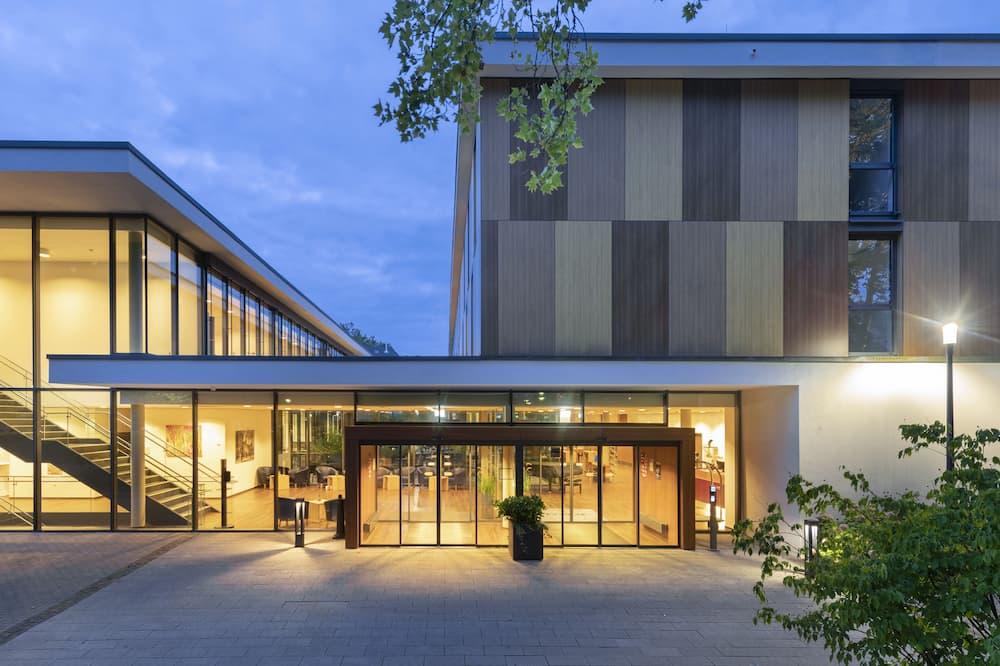 expediav2-460479-0ef9cb-617008 Top Embrace Hotel Franz Essen