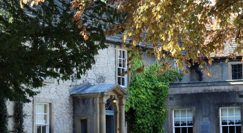 Rafters at Riverside House Hotel