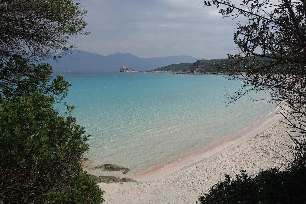 New villa with garden area and modern fitted kitchen Corsica - Belgodère visuel 4/5