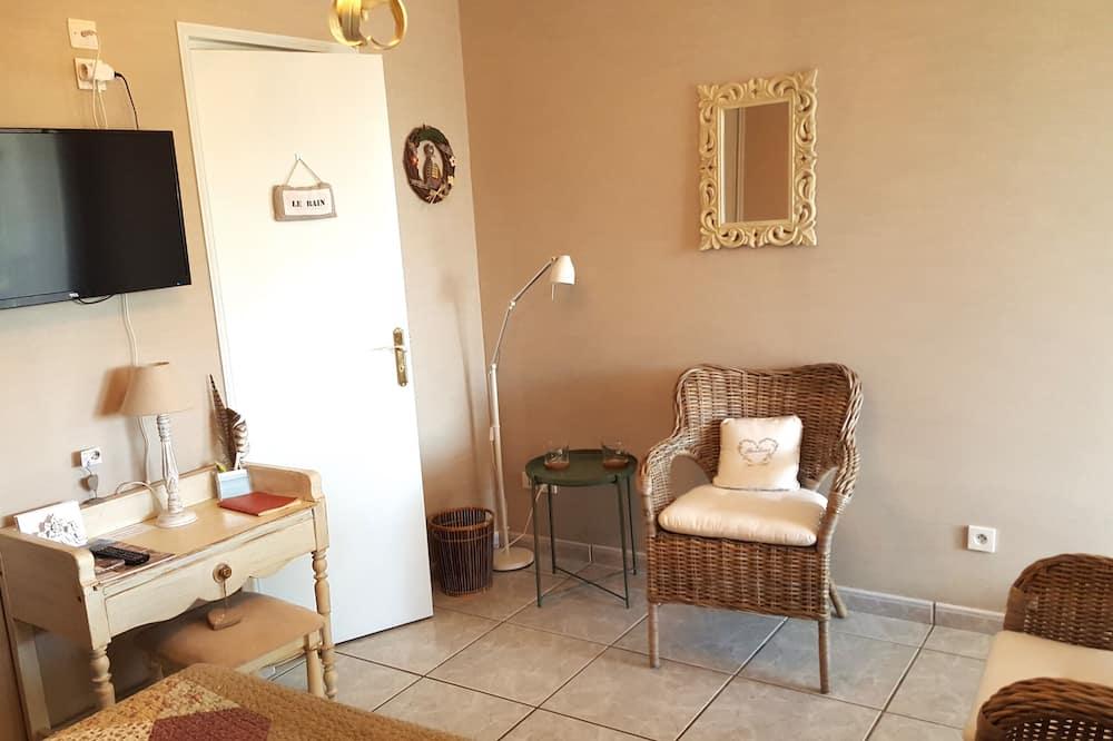 Gite 6-8 Pers. Private Pool, 3 Bedrooms, 3 Bdr, Kitchen, Allier Valley Auvergne - Vieille-Brioude visuel 4/5 Gite 6-8 Pers. Private Pool, 3 Bedrooms, 3 Bdr, Kitchen, Allier Valley Auvergne - Vieille-Brioude visuel 4/5