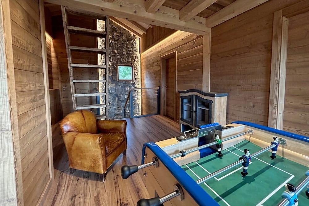 Le Grand V, chalet de luxe avec piscine intérieure Lotharingen - Clefcy visuel 1/5 Le Grand V, chalet de luxe avec piscine intérieure Lotharingen - Clefcy visuel 1/5