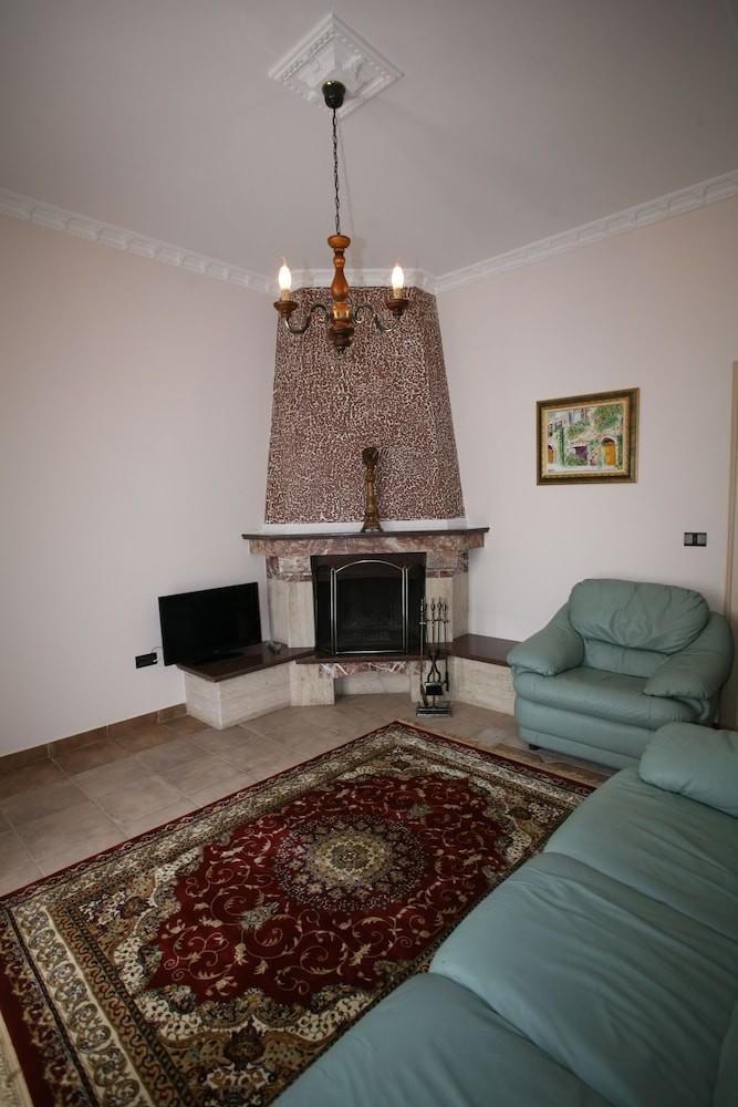 sembo-2111551-17112c-697070 Hotel Las