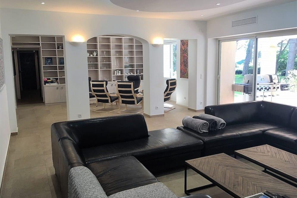 Large renovated property with sea view, indoor pool, beaches 50 meters away Provence-Alpes-Côte d'Azur - Grimaud visuel 5/5