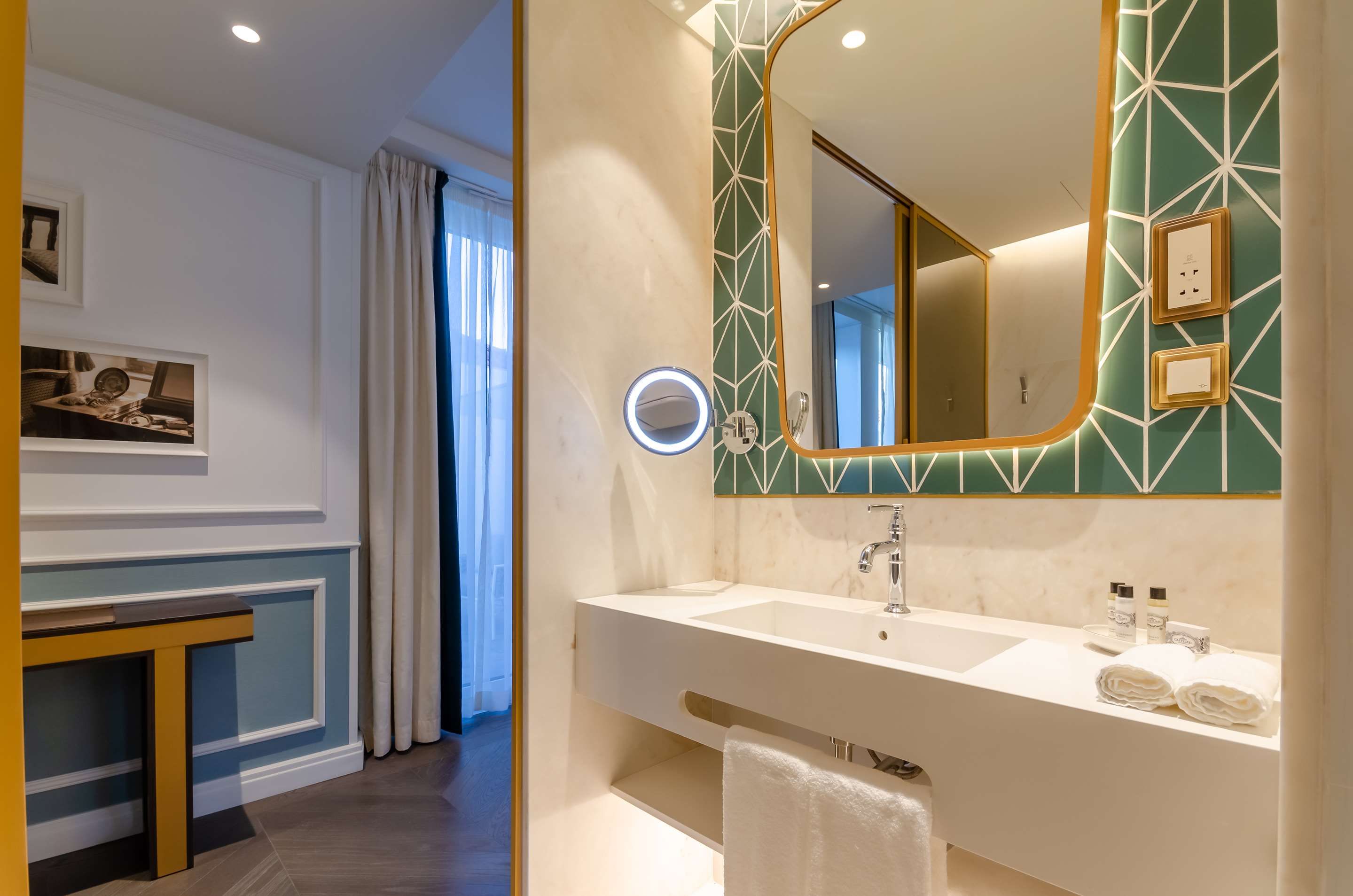 The Emerald House Lisbon, Curio Collection by Hilton