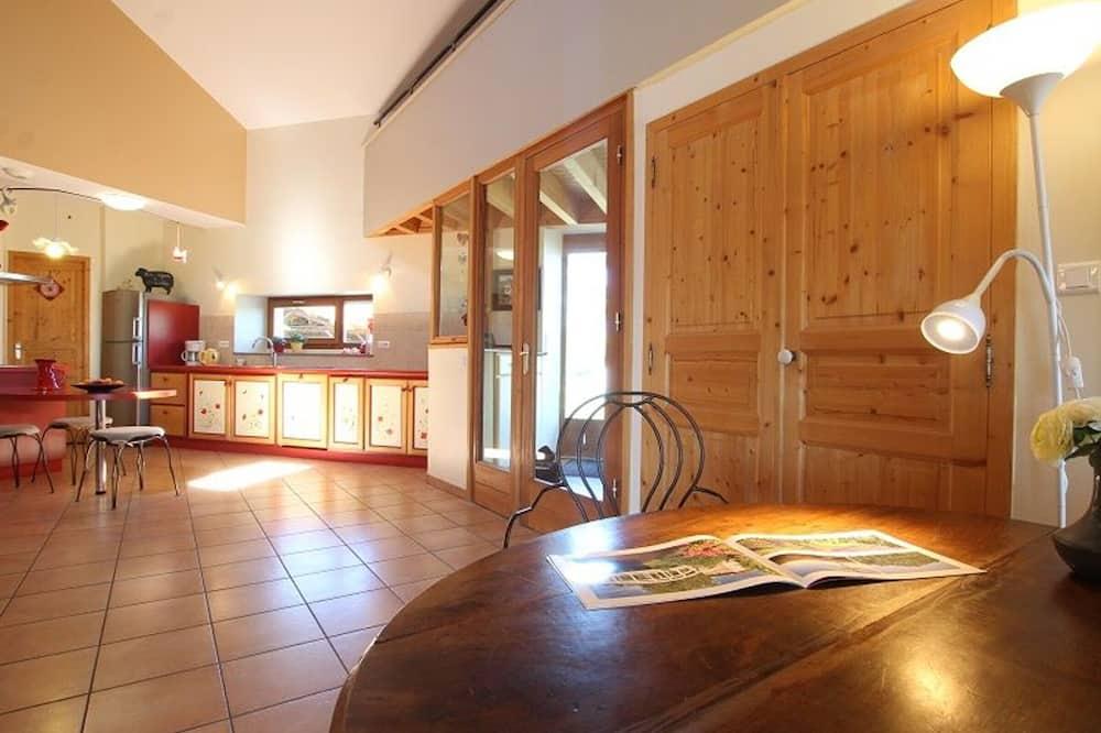 Gite Roche-en-Régnier, 3 bedrooms, 6 persons Auvergne - Roche-en-Régnier visuel 1/5 Gite Roche-en-Régnier, 3 bedrooms, 6 persons Auvergne - Roche-en-Régnier visuel 1/5