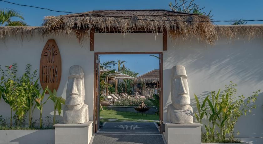 Ehoa Bali Nyanyi Boutique Hotel - In Front Of Entrance To Nuanu