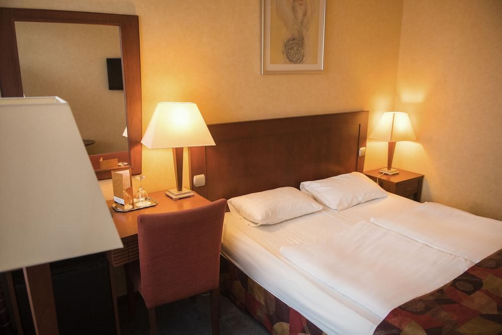 agoda-6853338-876767801-968679 Azur