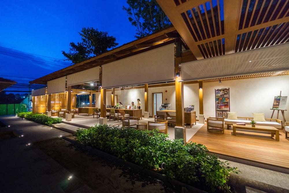 expediav2-242843-75541c-573983 Banana Fan Sea Resort
