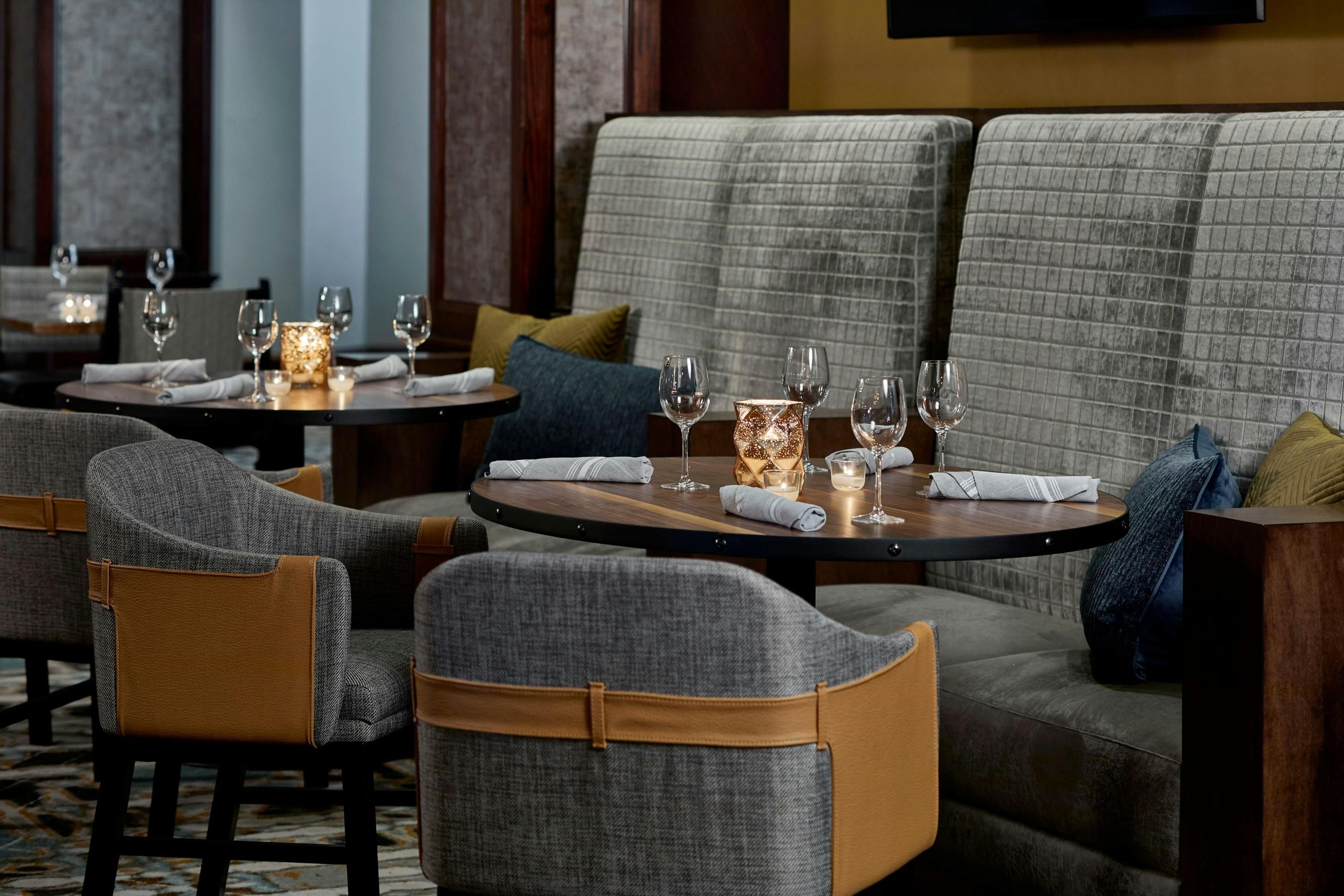 Renaissance Mobile Riverview Plaza Hotel