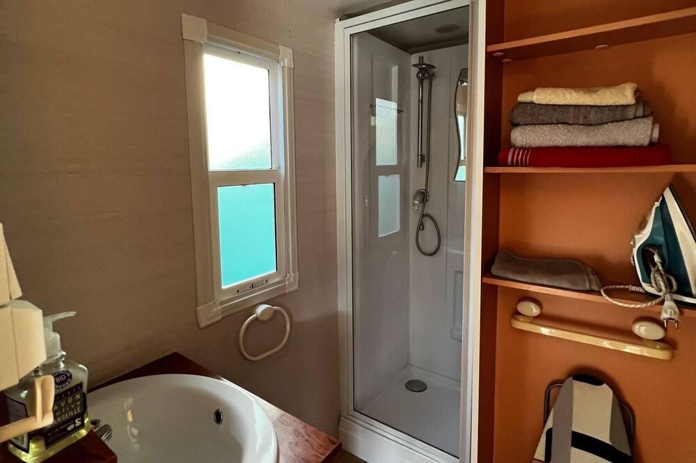 Loue Mobil-home 4 Personnes à Gémenos Dans Propriété Privée Provence-Alpes-Côte d'Azur - Tweeling visuel 1/5 Loue Mobil-home 4 Personnes à Gémenos Dans Propriété Privée Provence-Alpes-Côte d'Azur - Tweeling visuel 1/5