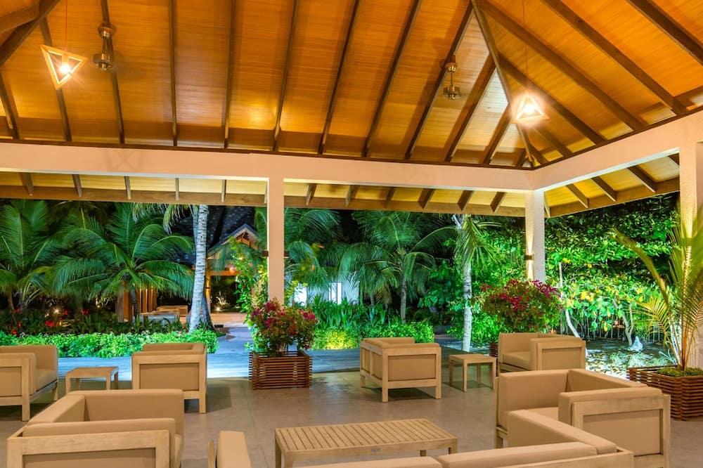 expedia_group-1070009250-18761355-957737 Fiyavalhu Resort Maldives