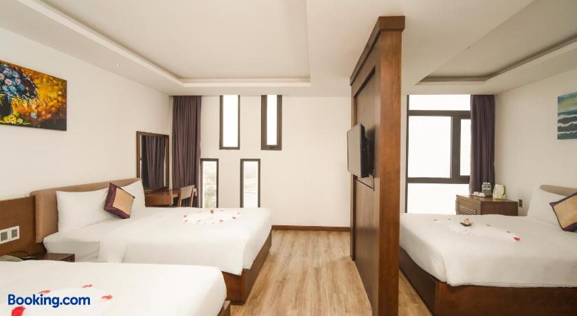 booking-1070875012-528156511-536813 Golden Sun Apartment by New Sky Travel