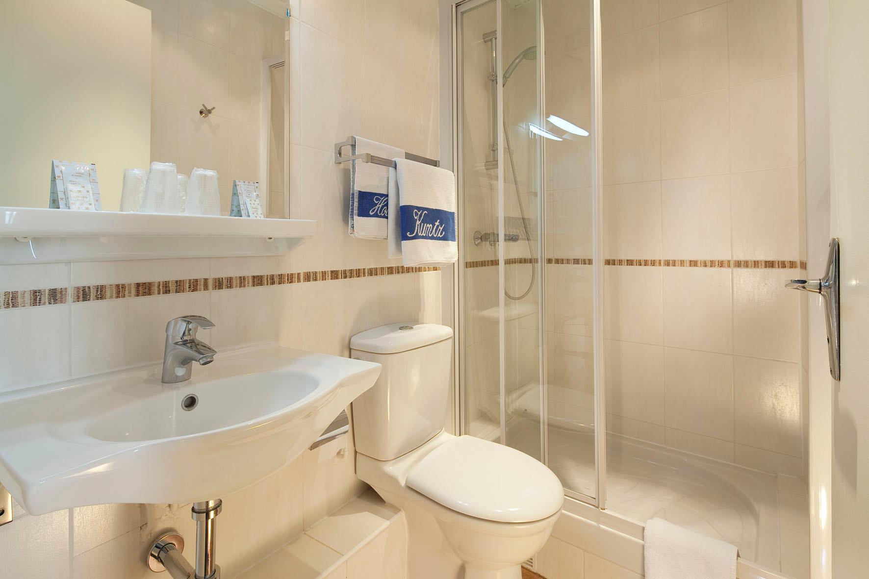 Hôtel Les Deux Gares Ile de France - Paris visuel 1/5 Hôtel Les Deux Gares Ile de France - Paris visuel 1/5