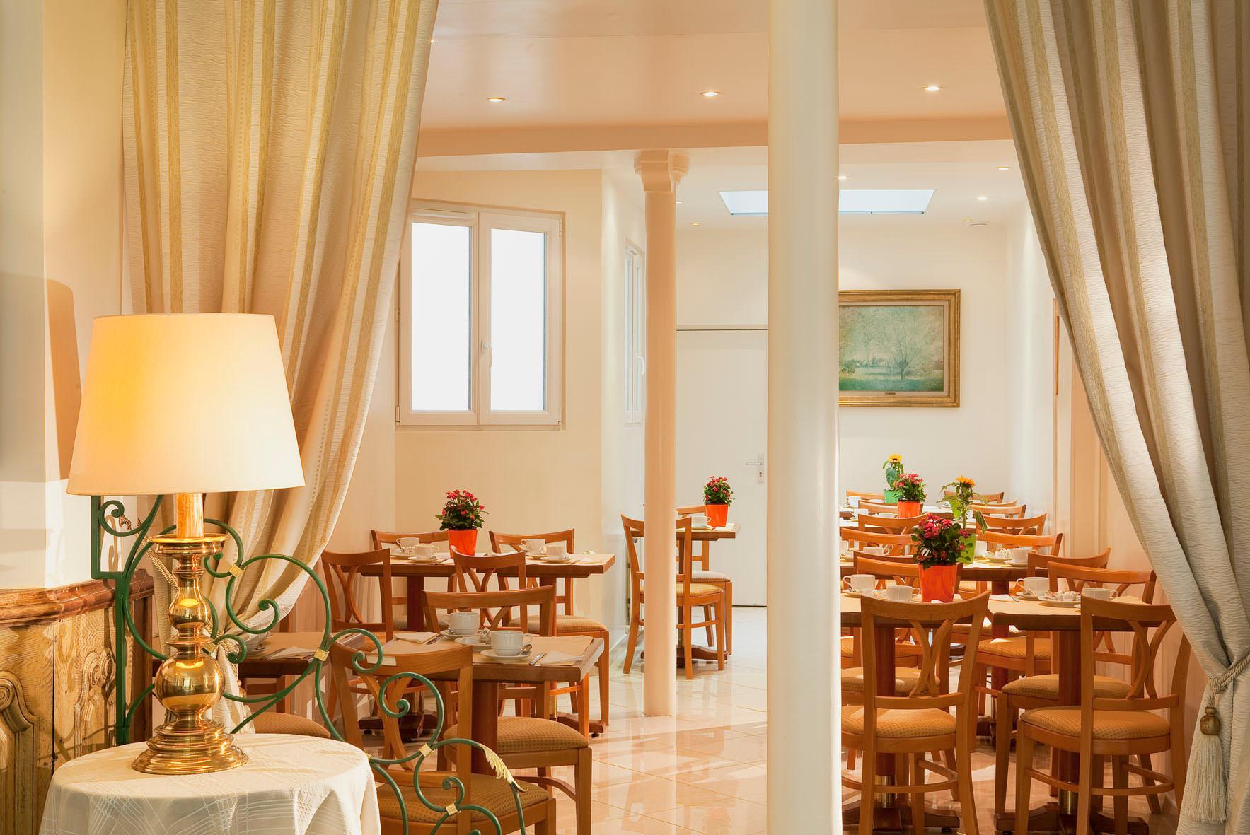 Hôtel Les Deux Gares Ile de France - Paris visuel 2/5 Hôtel Les Deux Gares Ile de France - Paris visuel 2/5