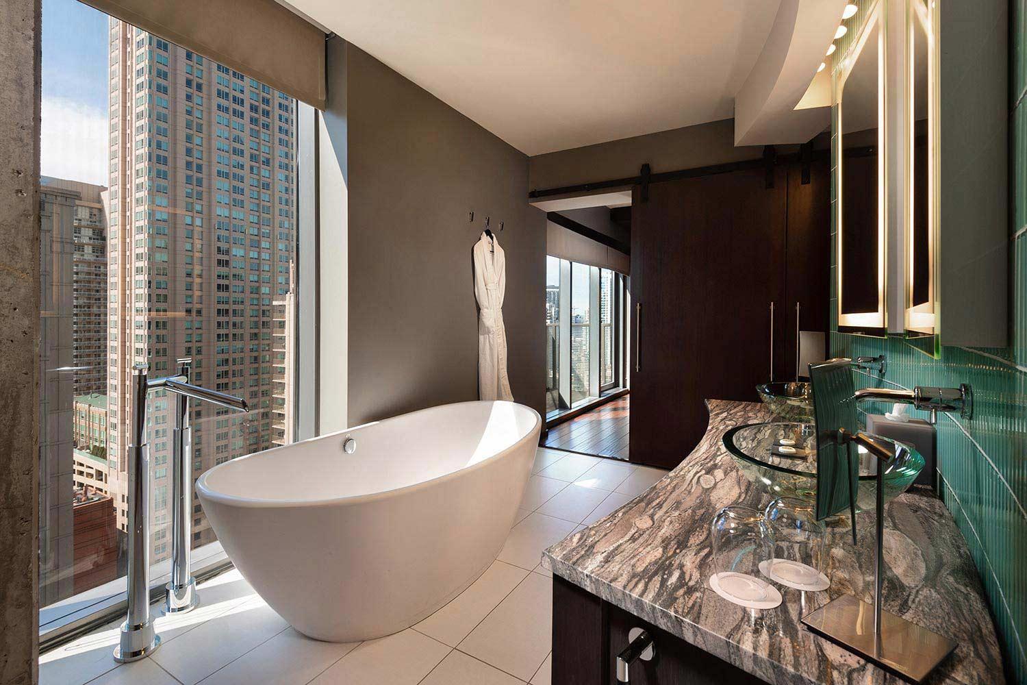 2a20de33-5cd058f5-28 Eurostars Magnificent Mile