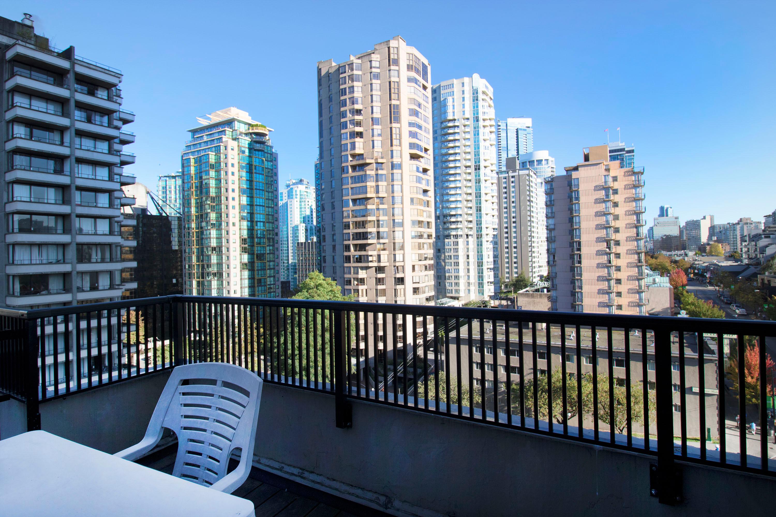 Riviera on Robson Suites Hotel Downtown Vancouver $37 ($̶1̶1̶0̶